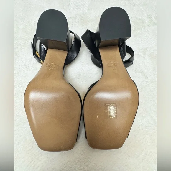 Valentino Garavani - One Stud 90 Leather Sandals - women’s Size 38 - US 8 - Picture 10 of 15